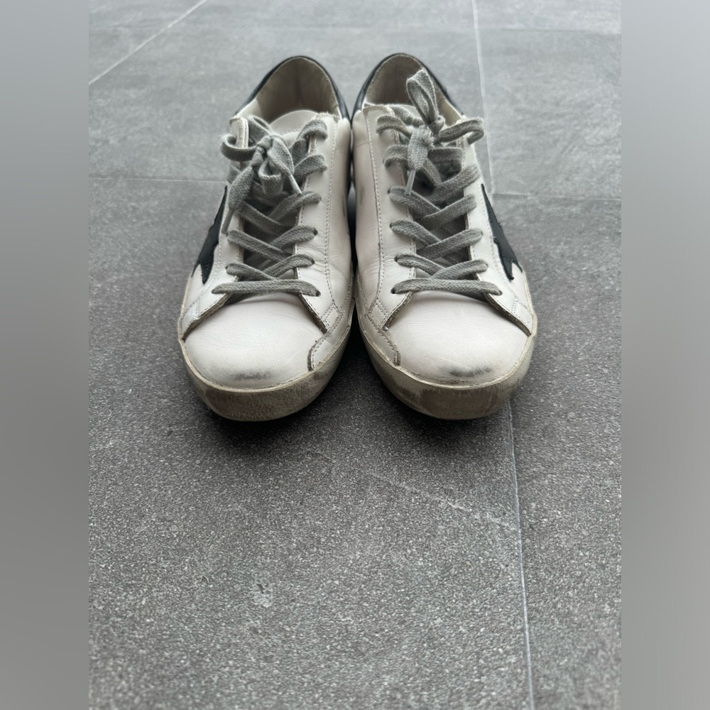 Golden Goose
Superstar Sneakers size 7